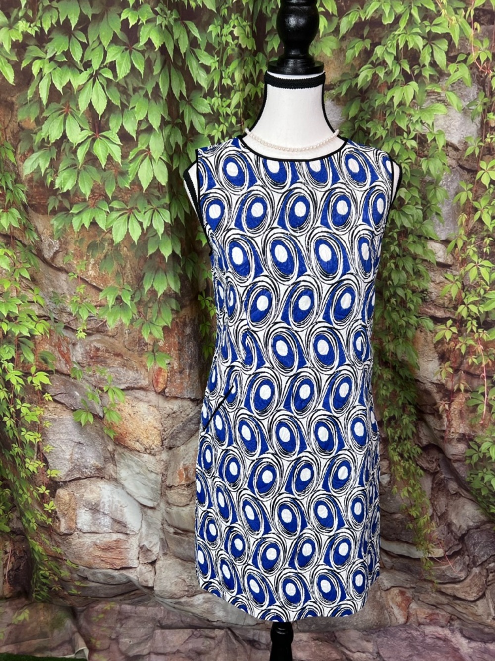 MISS WU Geometric Print Textured Tailored Luxury Sleeveless Shift Dress, 2 - Picture 2 of 9